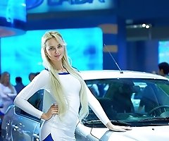 Blonde chick has awesome ass upskirt