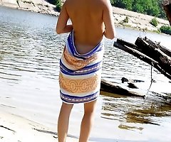 Nakeg chicks rt the nude beach